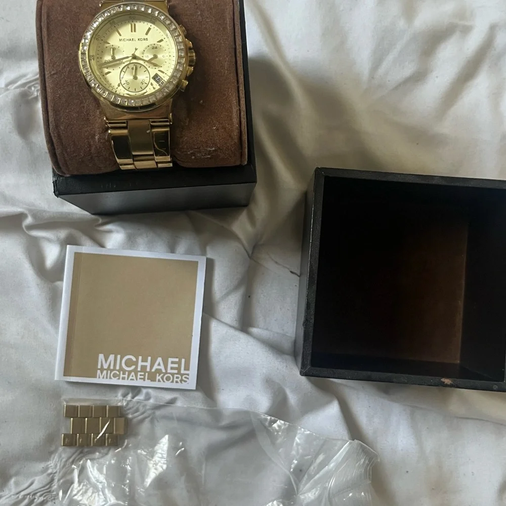 Michael Kors Watch - Picture 8 of 8